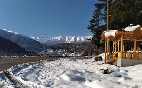 Everest Guest House Gulmarg